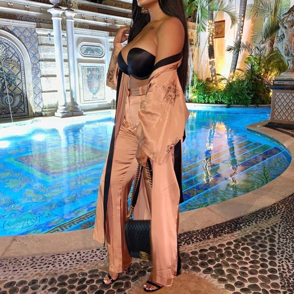 kimono robe outfit, pants included. - Picture 2 of 2